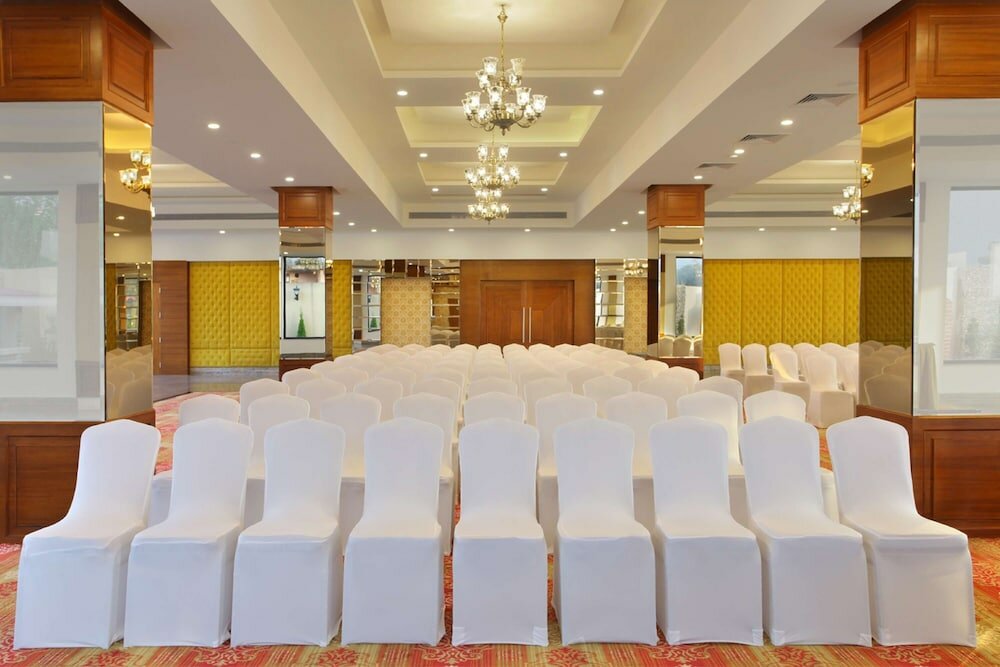 Фото Rs Sarovar Portico Palampur