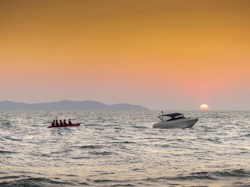 Фото Novotel Rayong Rim Pae Resort