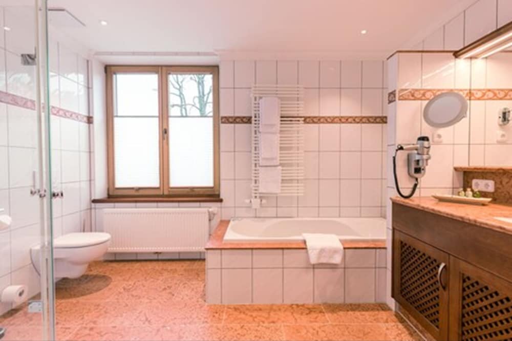 Фото Hotel & Gaststätte zum Erdinger Weißbräu