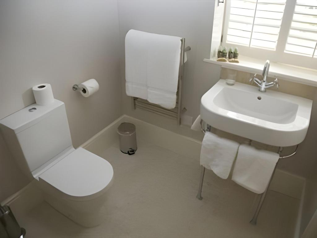 Фото The Bell at Hampton Poyle