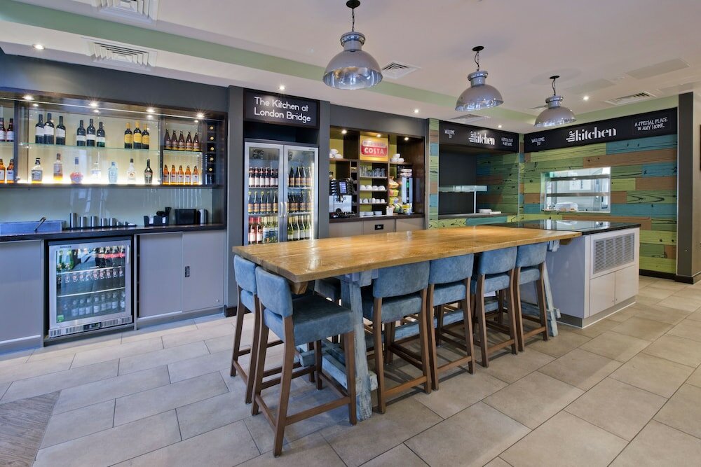 Фото Premier Inn Southwark Borough High St