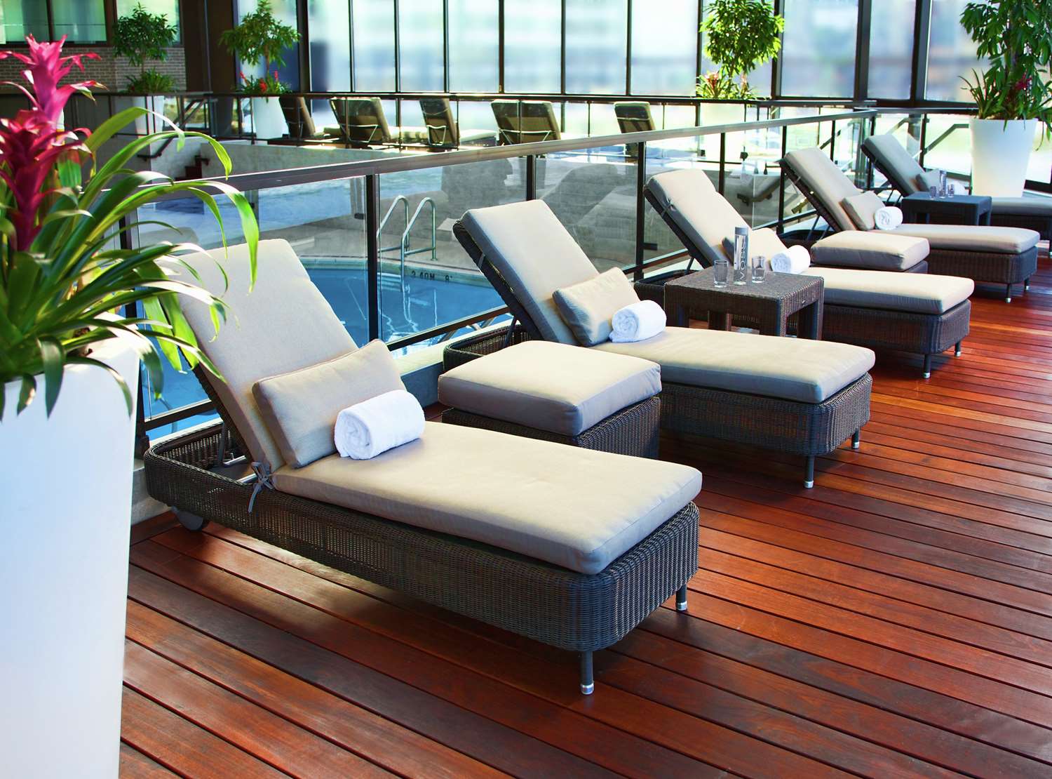 Фото DoubleTree by Hilton Montreal