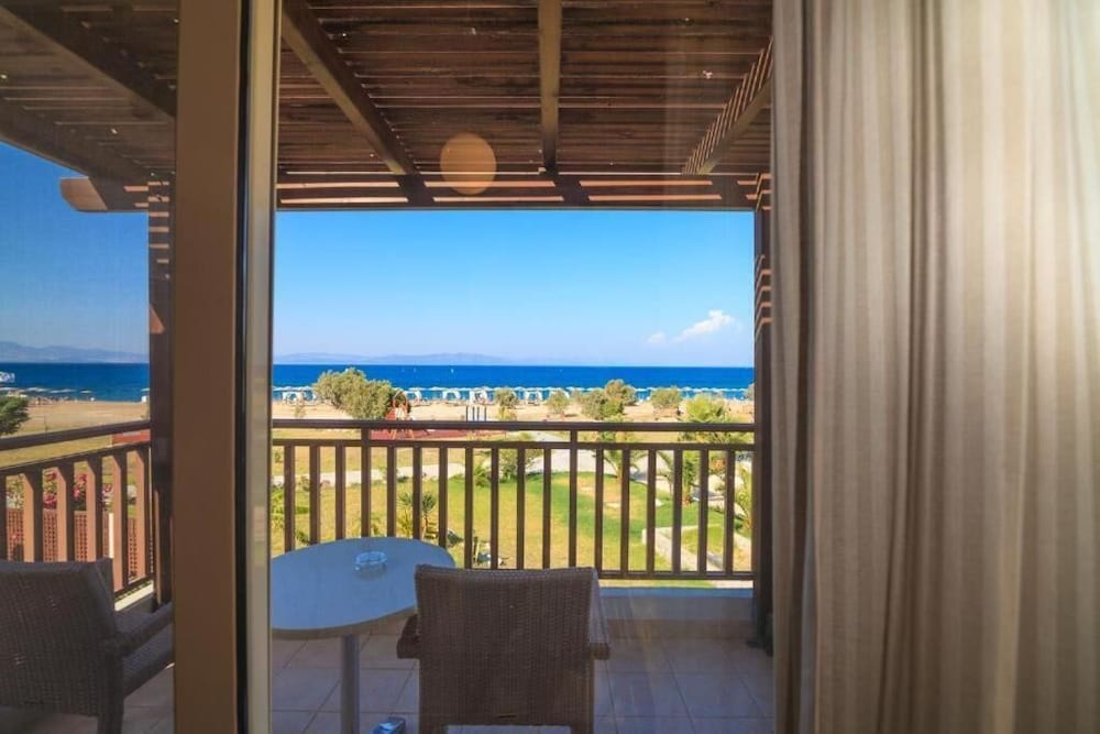 Фото Natura Park Village