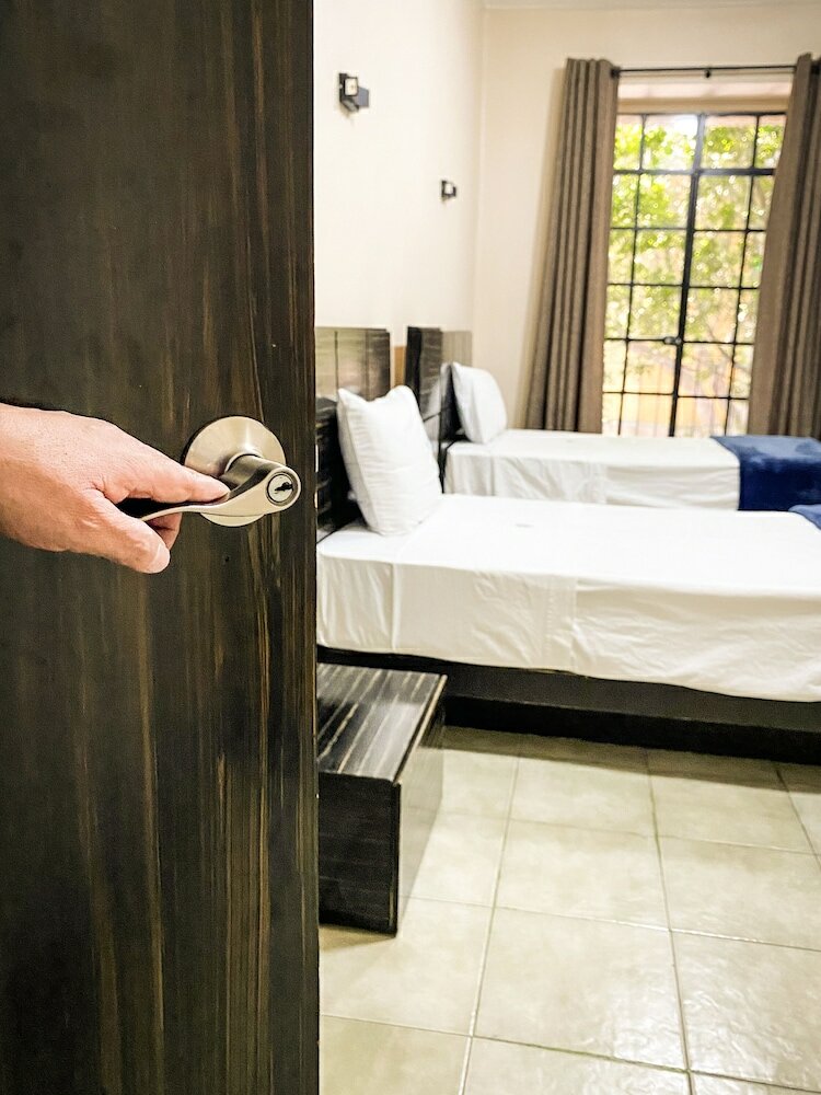 Фото Amigo Suites