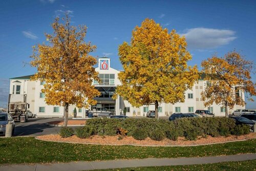 Внешний вид отеля Motel 6 Saskatoon в Саскатуне, фото 2