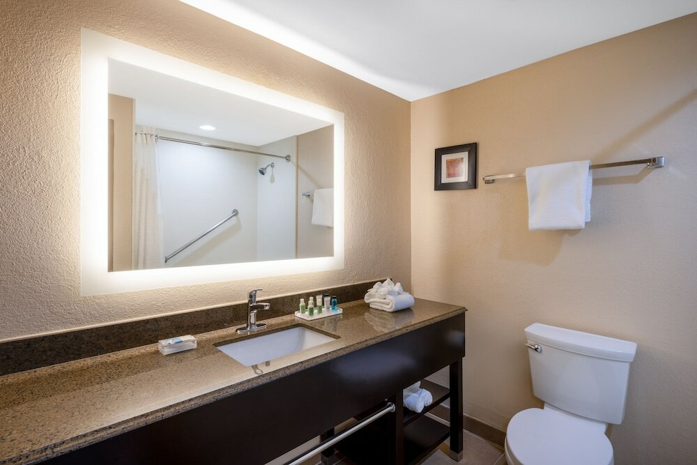 Фото Holiday Inn Poughkeepsie