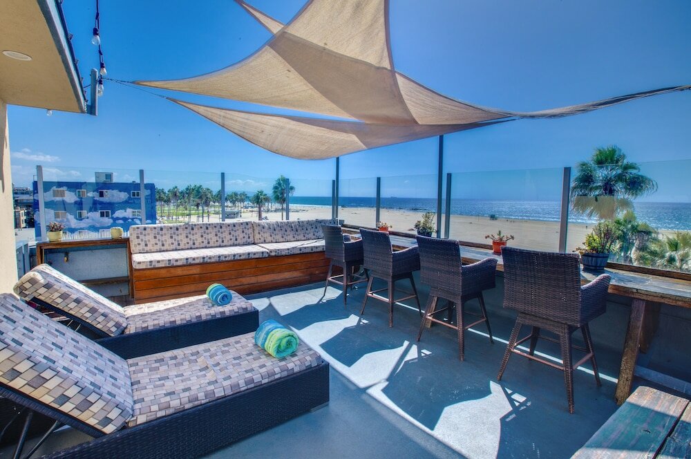 Фото Venice Breeze Suites