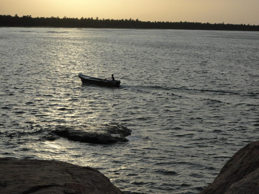 Фото Hotel Naaval