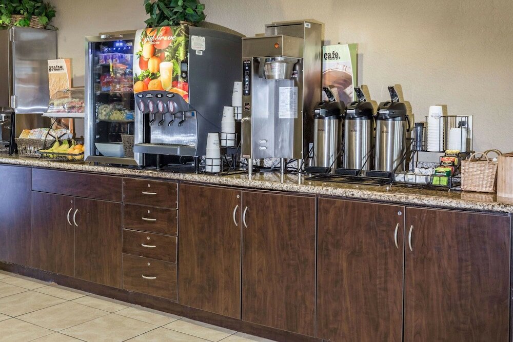 Фото Microtel Inn & Suites by Wyndham Jacksonville Airport