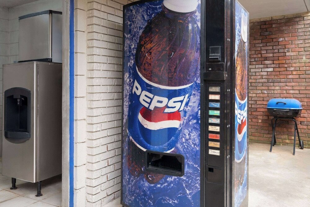 Фото Days Inn by Wyndham Salisbury, Nc