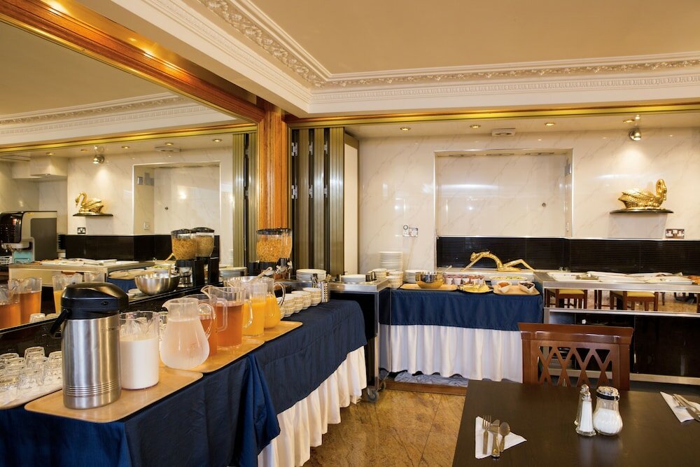 Фото Westpoint Hotel