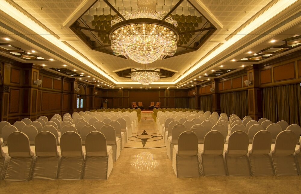 Фото Shenbaga Hotel and Convention Centre