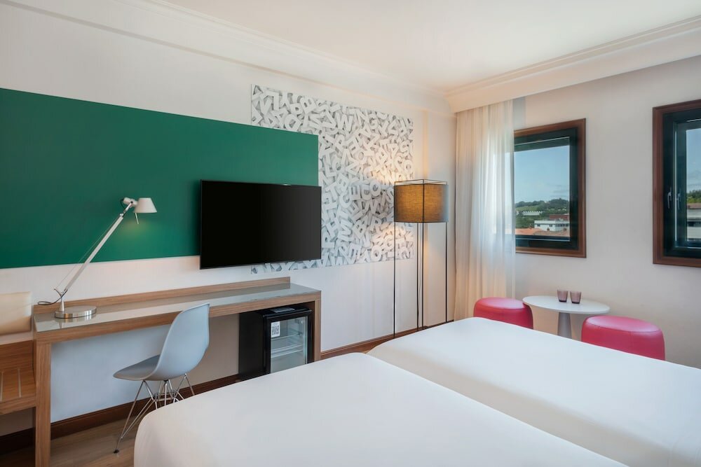 Фото Hotel Santiago Plaza Affiliated by Meliá