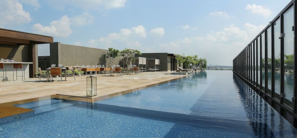 Фото Roseate House