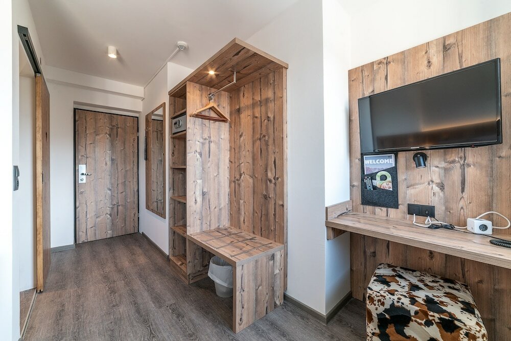 Фото Binders Budget City Mountain Hotel