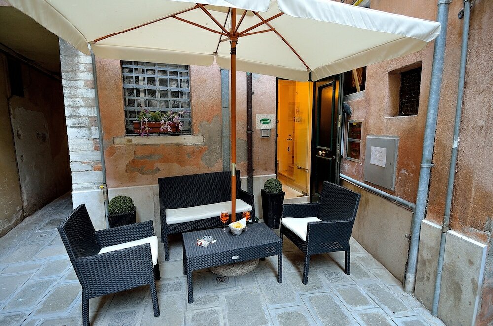 Фото Hotel Orion