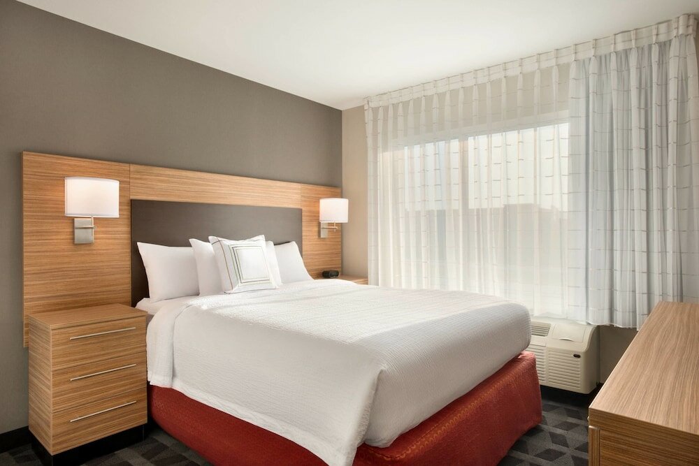 Фото TownePlace Suites by Marriott Milwaukee Grafton