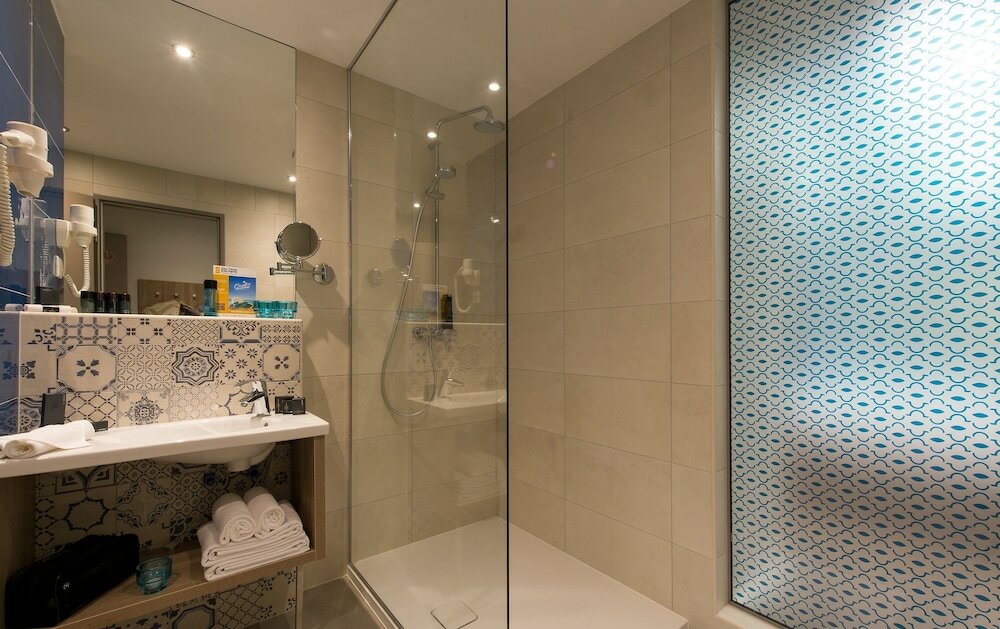 Фото Three Corners Lifestyle Hotel