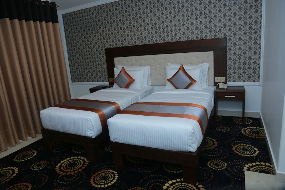 Фото Galaxy Grand Hotel