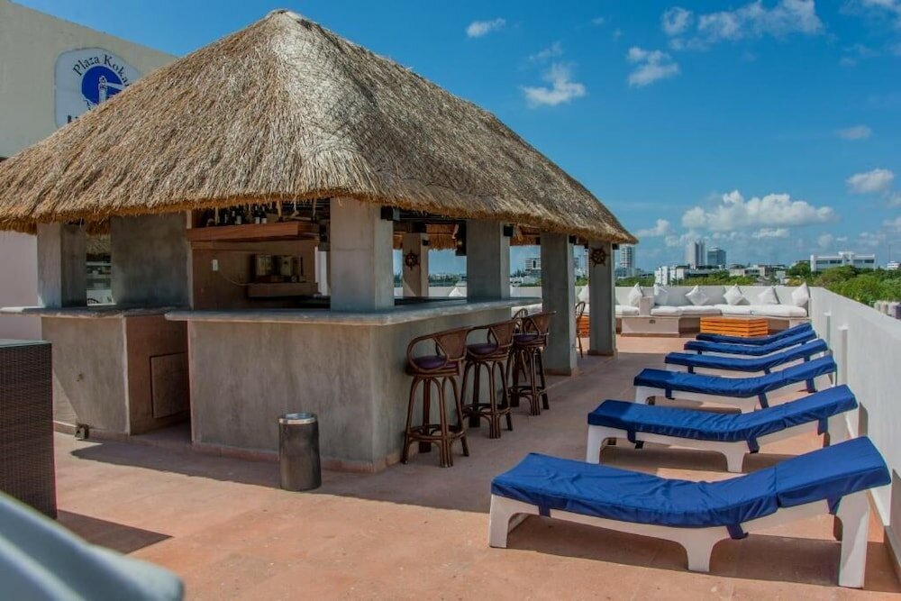 Фото Hotel Plaza Kokai