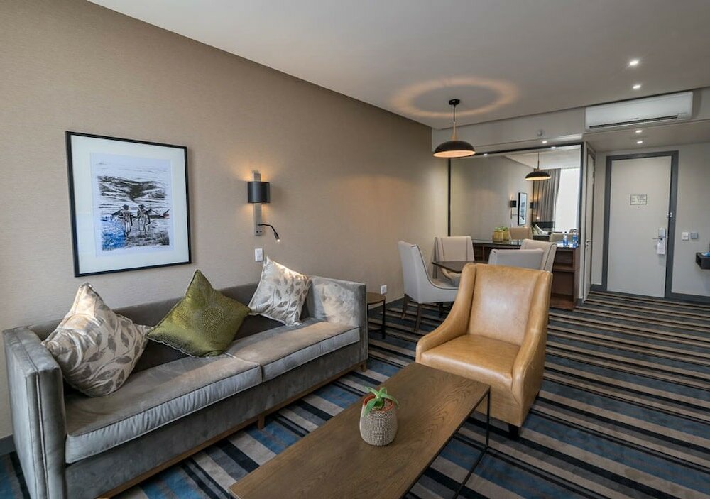 Фото Mayfair Hotel