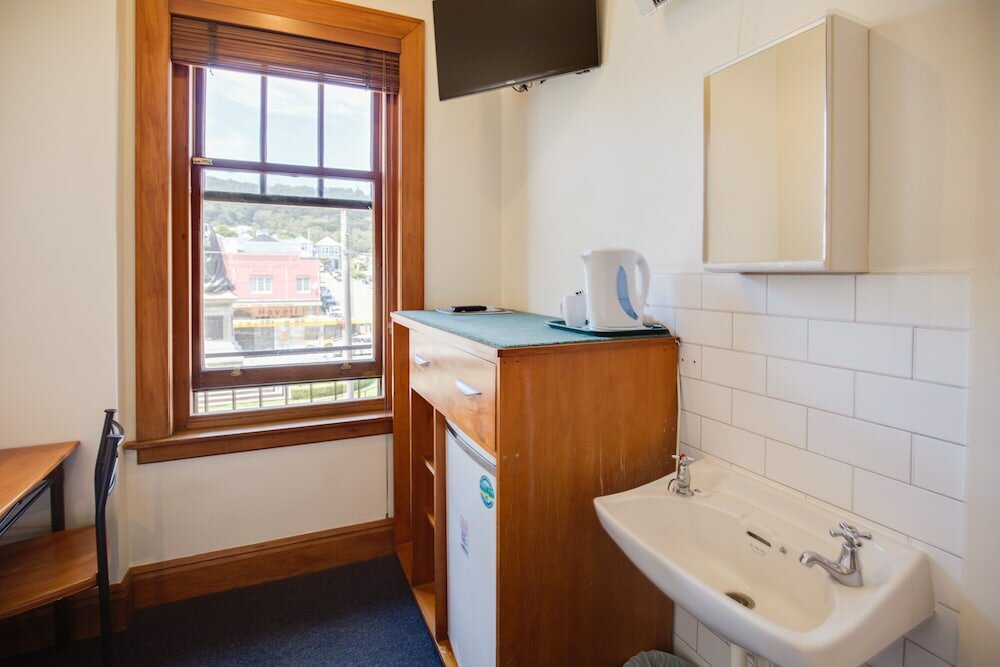 Фото The Cambridge Hotel