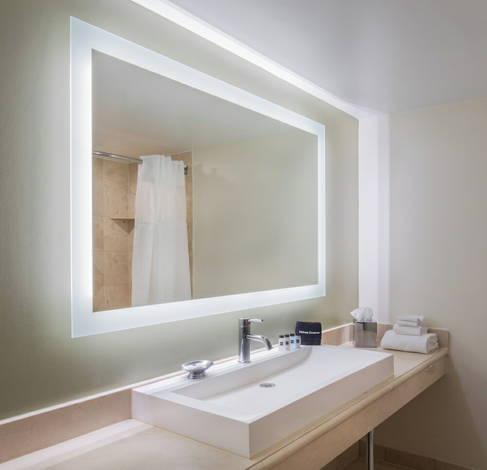 Фото Pier 5 Hotel Baltimore, Curio Collection by Hilton