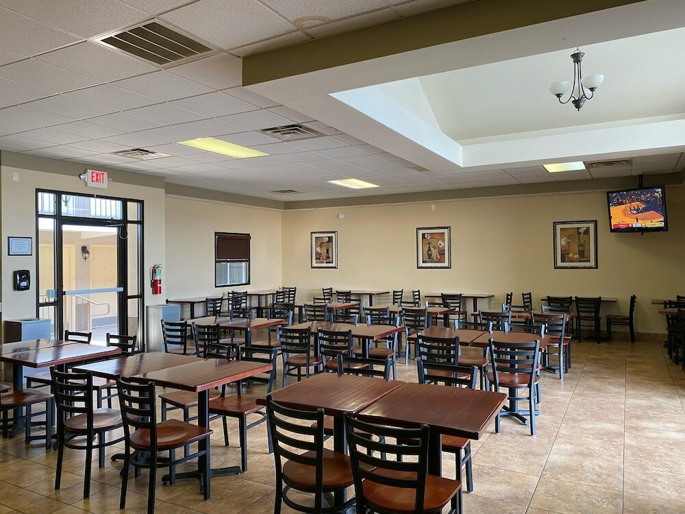 Фото Quality Inn & Suites