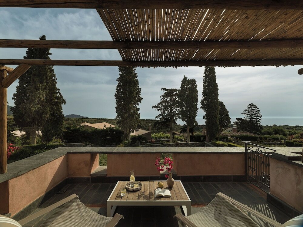 Фото Kinsterna Hotel