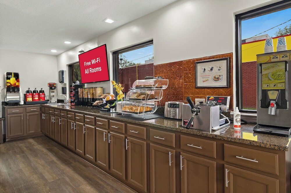 Фото Red Roof Inn Baldwin