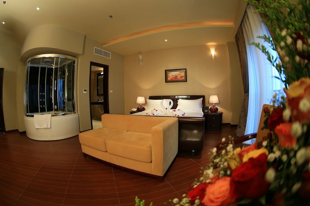 Фото Magnolia Hotel & Conference Center