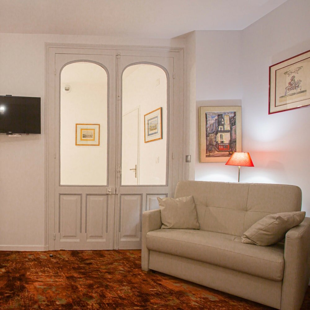 Фото Hôtel Au Charme Rabelaisien