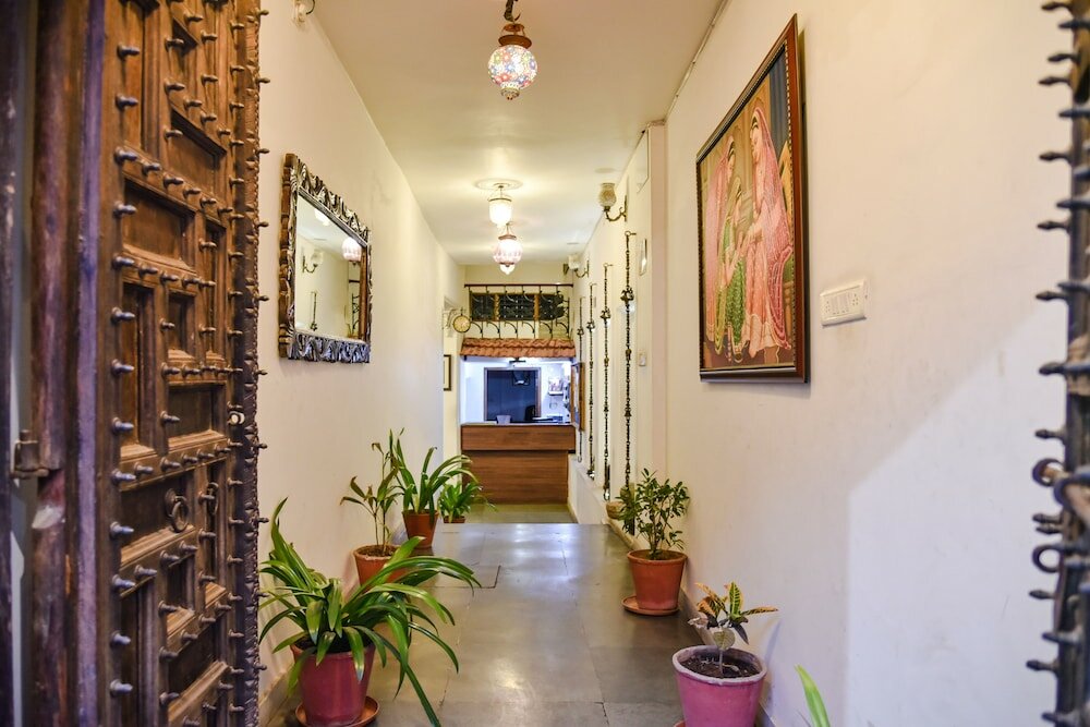 Фото Hotal Devraj Niwas on Lake Pichola Udaipur