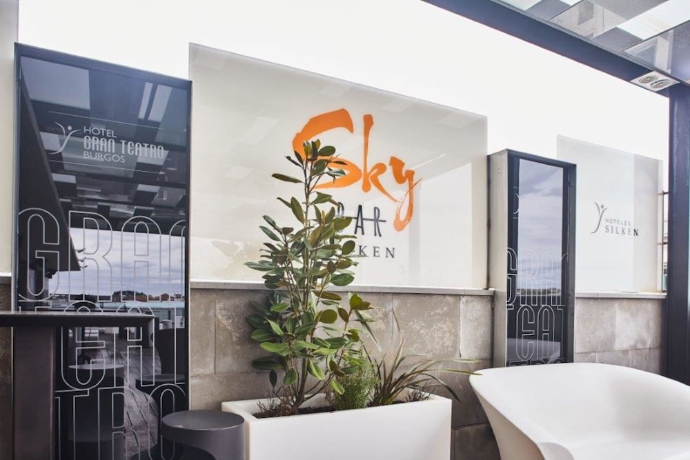 Фото Hotel Silken Gran Teatro Burgos