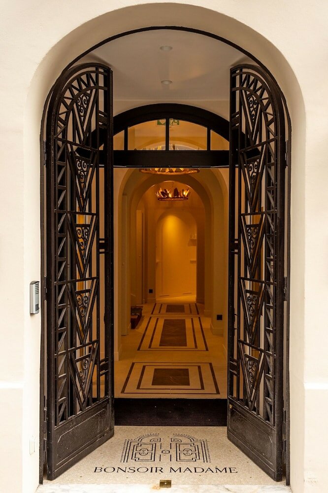 Фото Hotel Bonsoir Madame