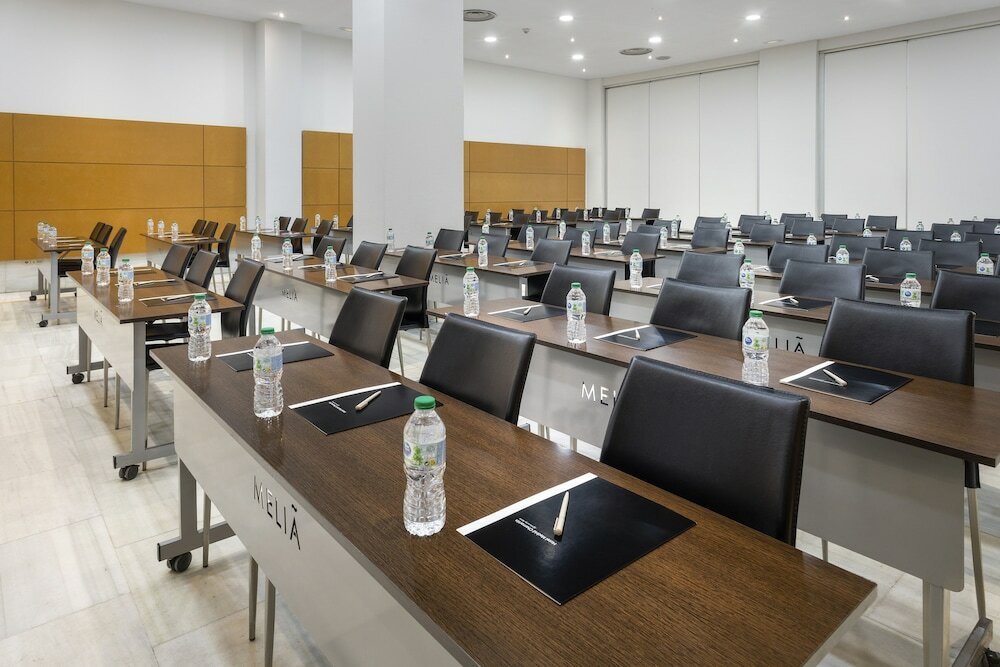 Фото Hotel Madrid Chamartin Affiliated by Melia