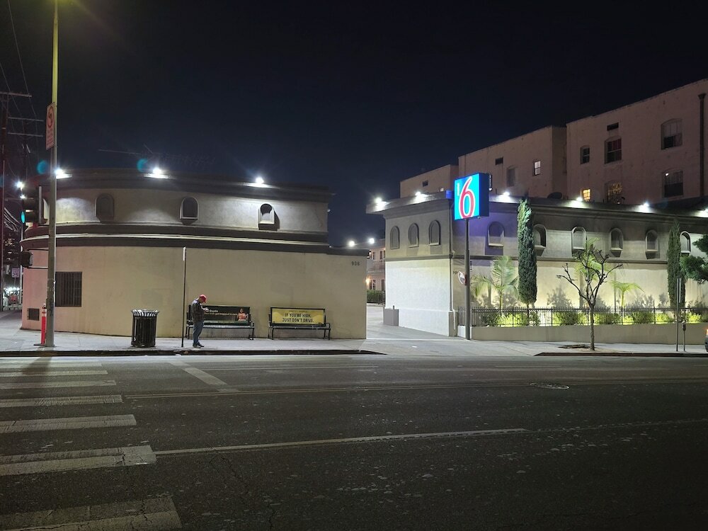 Фото Americas Best Value Inn Los Angeles at S Alvarado St