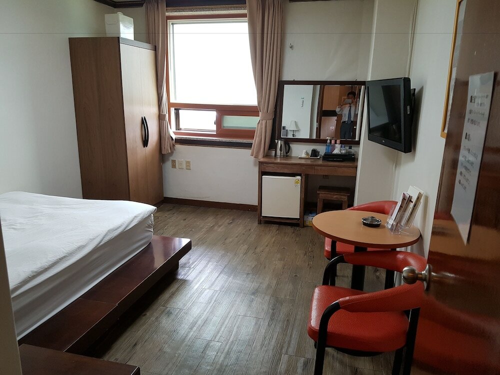 Фото Youngbin Hotel