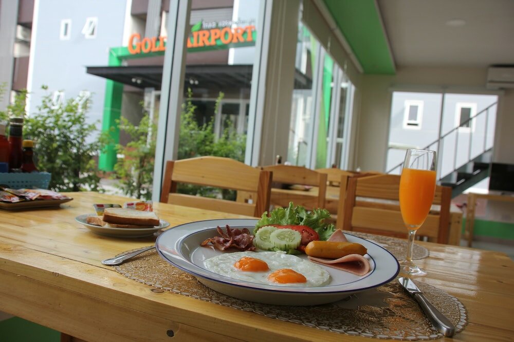 Фото Gold Airport Suites