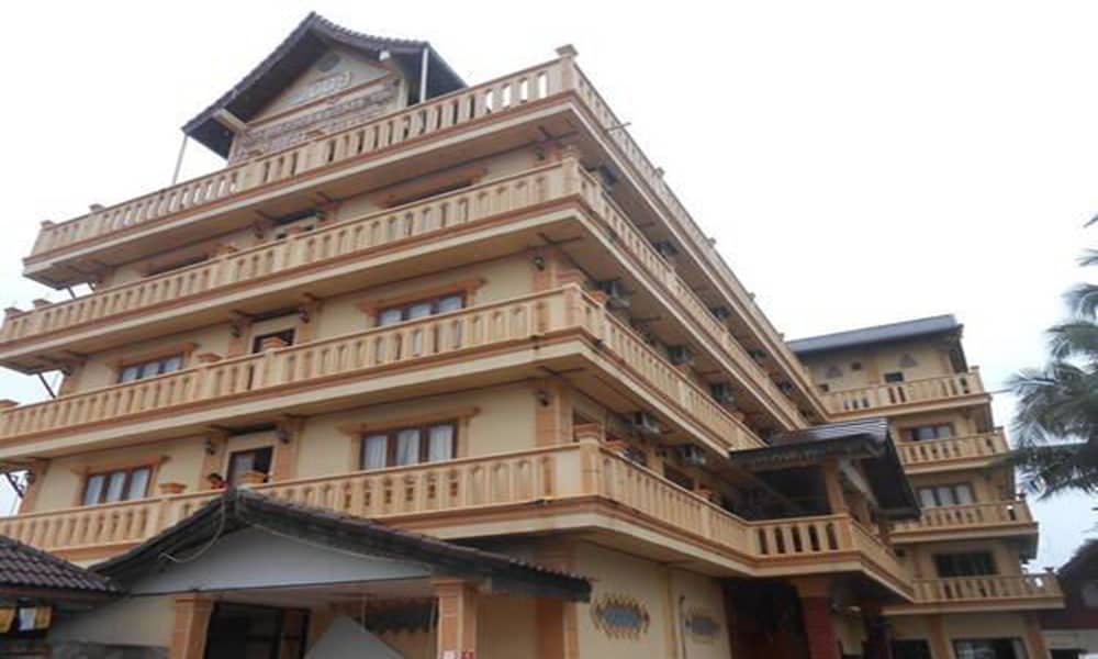 Фото отеля 2