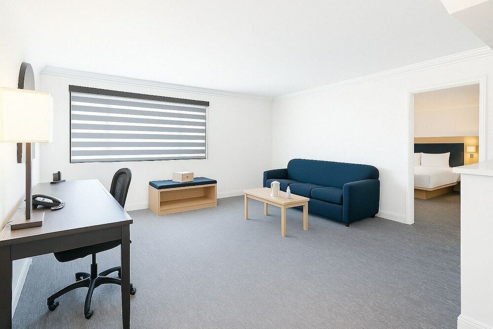 Фото The Live Hotel
