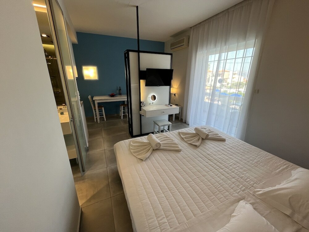 Фото Niriides Hotel