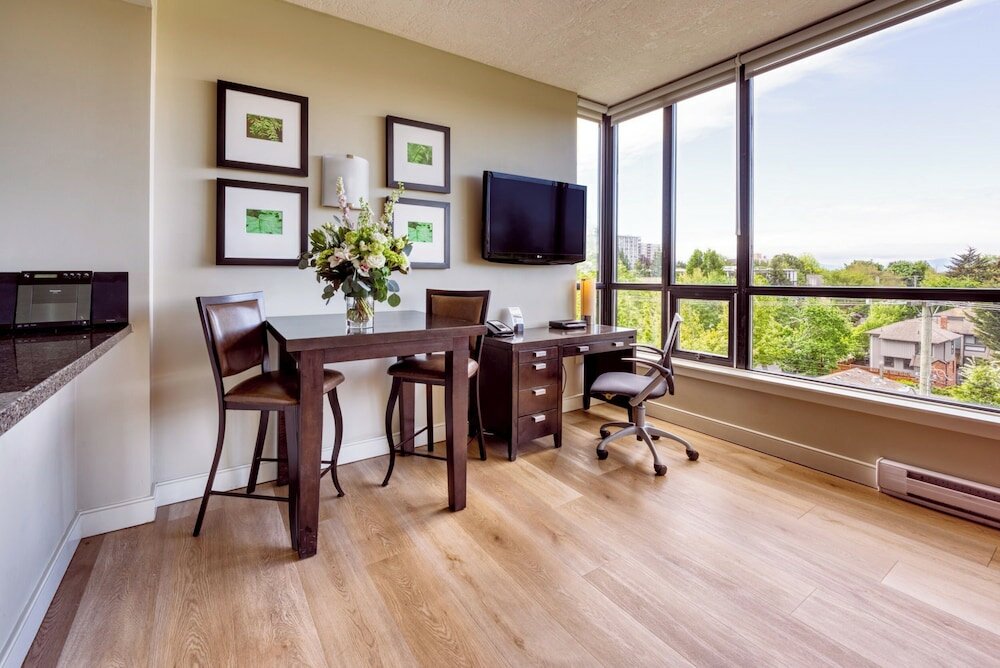 Фото The Oswego Hotel