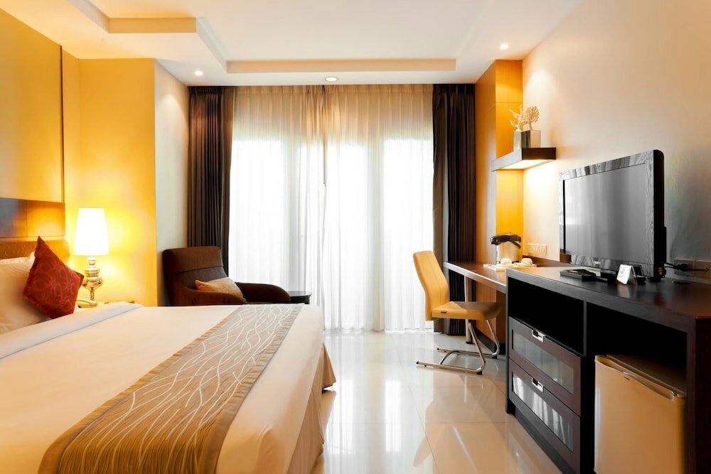 Фото Intimate Hotel Pattaya