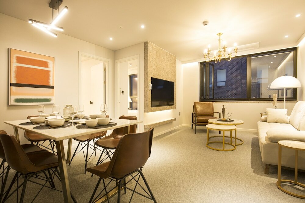 Фото Uh Suite The Jongno