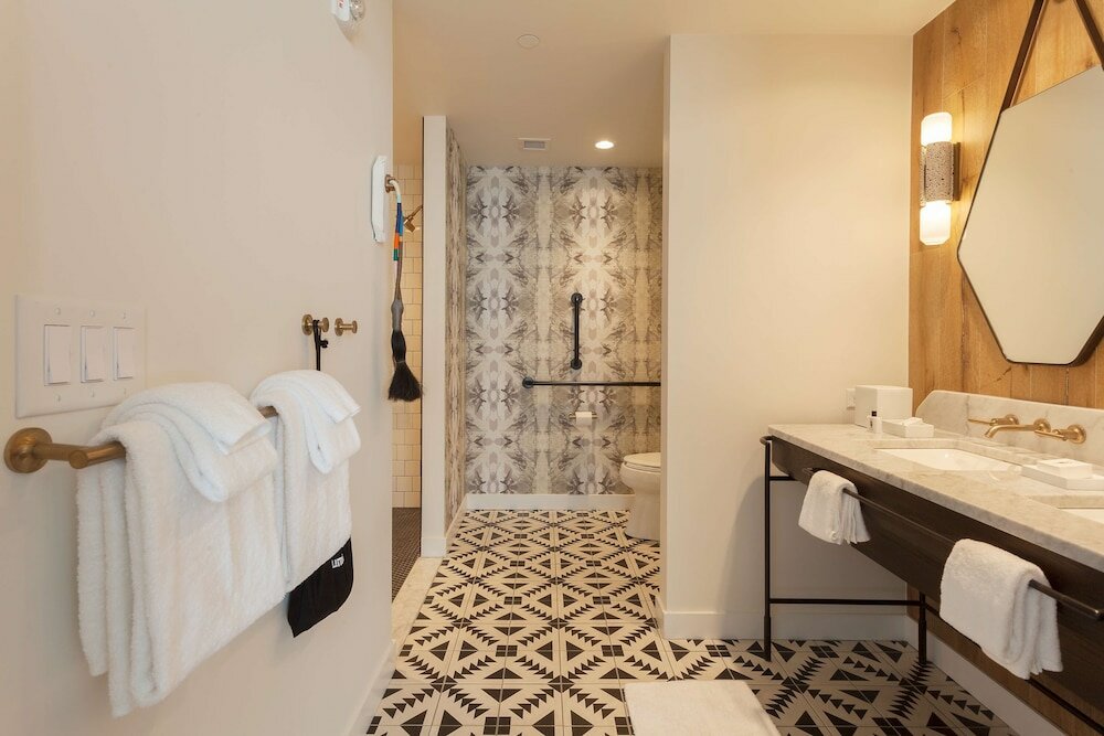 Фото Thompson Nashville