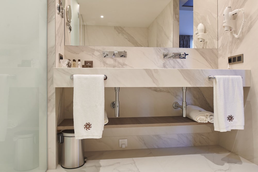 Фото Ansares Hotel