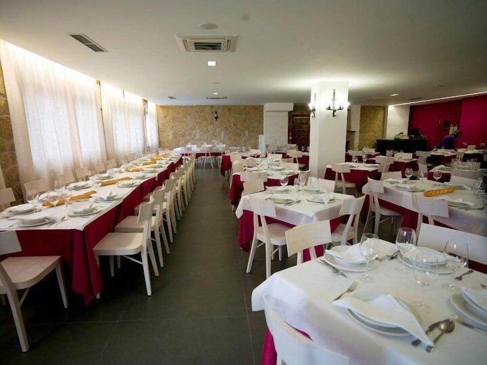 Фото Hotel Jatorrena