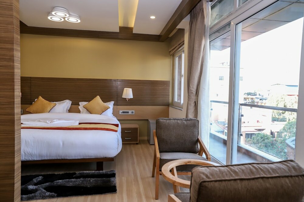 Фото Retro Hotel and SPA