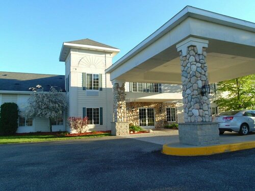 Гостиница American Inn and Suites Houghton Lake в Портленде